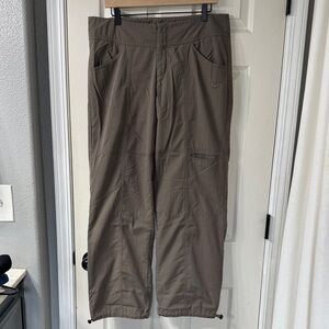 Nike Olive Green Parachute Pants w/ Drawstring Waist Size L (12/14)